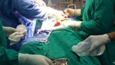 بھارت میں ڈاکٹرز آپریشن کے دوران خاتون کے پیٹ میں تولیہ بھول گئے