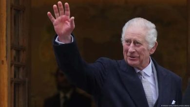 شاہ چارلس کی لارڈ رمی رینجر کا سی بی ای اعزاز منسوخ کرنے کی ہدایت