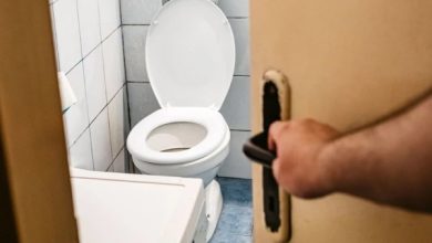 کتنی بار پیشاب آنا نارمل ہے؟ عمر کے لحاظ سے جاننا ضروری!