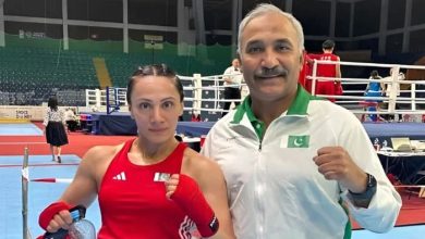 تاریخی کارنامہ: لاورا اکرم ورلڈ باکسنگ چیلنج میں میڈل جیتنے والی پہلی پاکستانی خاتون باکسر بن گئیں