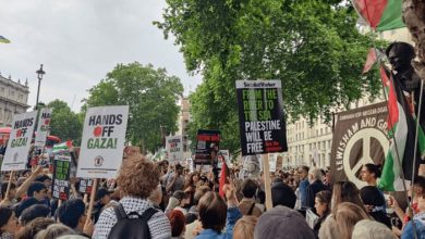 لندن میں غزہ کے مظلوموں سے یکجہتی کا اظہار، اسرائیلی مظالم کے خلاف برطانوی فارن آفس کے سامنے مؤثر مظاہرہ