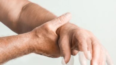 رعشے کے علاج میں نئی امید: پیٹ اور منہ کے بیکٹیریا سے دماغی بیماریوں کی قبل از وقت شناخت ممکن