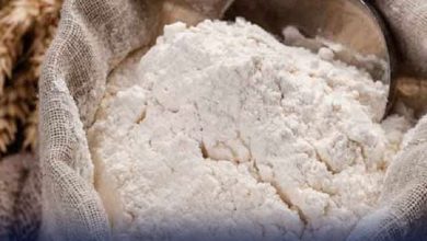 پاکستانی عوام کے لیےبری خبر ۔ملک بھر میں آٹے کی قیمتوں میں مزید اضافہ، 20 کلو کا تھیلا 300 روپے تک مہنگا