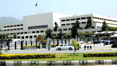 پارلیمنٹ ہاؤس کا مرکزی دروازہ بند، سیکیورٹی سخت، پی ٹی آئی ارکان کی ممکنہ گرفتاریوں کا خدشہ