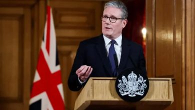 برطانوی وزیراعظم سر کیئر اسٹارمر: "قوم کو زہریلی تقسیم نہیں، قومی تجدید کی ضرورت ہے"