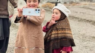 ننھے یوٹیوبرز شیراز اور مسکان کا بڑا کارنامہ: سوشل میڈیا آمدنی سے گاؤں کا اسکول جدید ادارے میں تبدیل