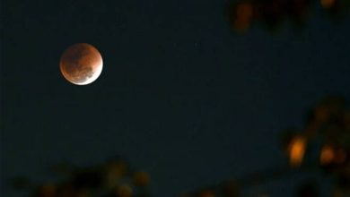 رواں سال کا دوسرا مکمل چاند گرہن آج رات ہوگا، کیا پاکستان میں دیکھنا ممکن ہوگا؟