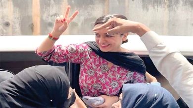 پی ٹی آئی کی سوشل میڈیا ٹیم کی رکن صنم جاوید پشاور سے مبینہ طور پر گرفتار