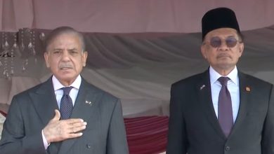 وزیراعظم شہباز شریف کا ملائیشیا پہنچنے پر پرتپاک استقبال، دو طرفہ تعلقات کو مزید وسعت دینے پر اتفاق