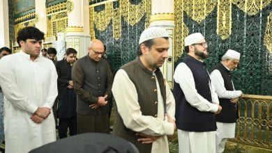 نائب وزیراعظم اسحاق ڈار کی روزہ رسول ﷺ پر حاضری