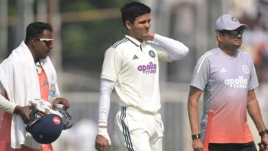 بھارت کو جنوبی افریقہ کے خلاف پہلے ٹیسٹ میچ میں بڑا دھچکا: کپتان شبھمن گل گردن کی انجری کے باعث باہر ہو سکتے ہیں