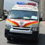 مسافر کوچ اور کار میں تصادم، 3 افراد جاں بحق، 9 زخمی