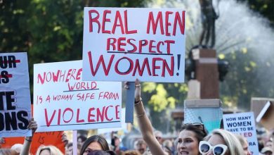 برطانیہ میں لڑکوں میں عورت دشمنی کی ابتدائی علامات کی شناخت کے لیے اساتذہ کی خصوصی تربیت کا اعلان