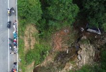 اسکول بس کھائی میں جا گری، 17 طلبا ہلاک، 20 زخمی