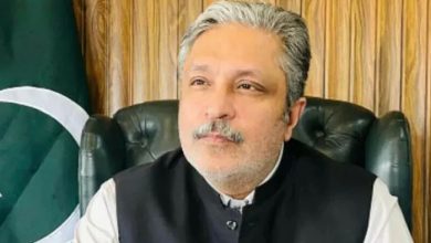 اختیار ولی کا سہیل آفریدی پر تنقیدی موقف: "اگر استعفیٰ نہ دیا تو قانون اپنا راستہ لے گا"